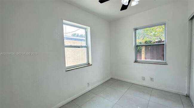 Building Photo - 2220 Charleston St