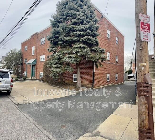 Building Photo - 9513 Hoff St