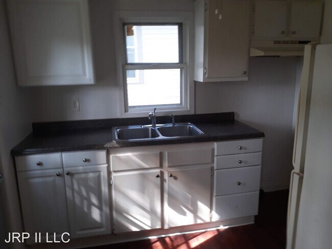Building Photo - 2 br, 1 bath House - 2017 St Marys Ave