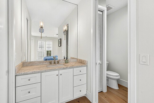 Building Photo - 1128 Crystal Dr