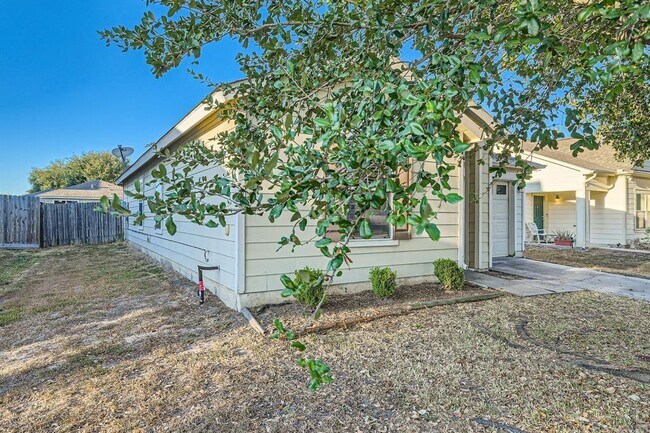 Building Photo - 6602 Fairbrook Park Ln