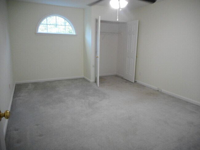 Building Photo - Beautiful Home in Northwest Greensboro