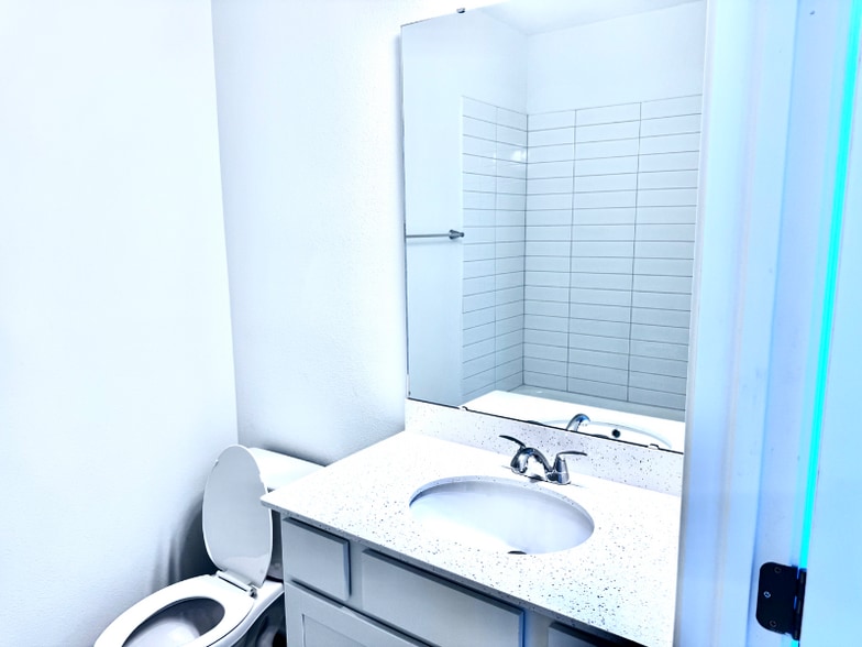 Building Photo - 169 Silver Myrtle Ct