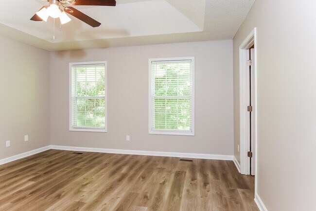 Building Photo - 304 Gun Range Rd