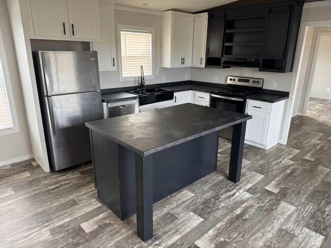 Building Photo - 365 Patriot Ln