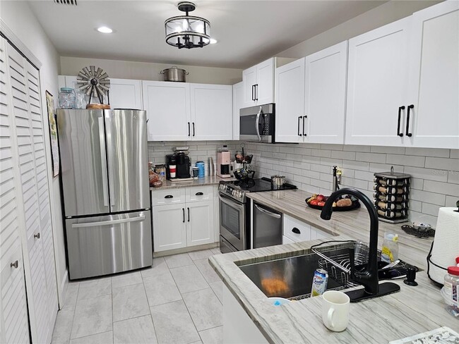 Building Photo - 3300 Loveland Blvd