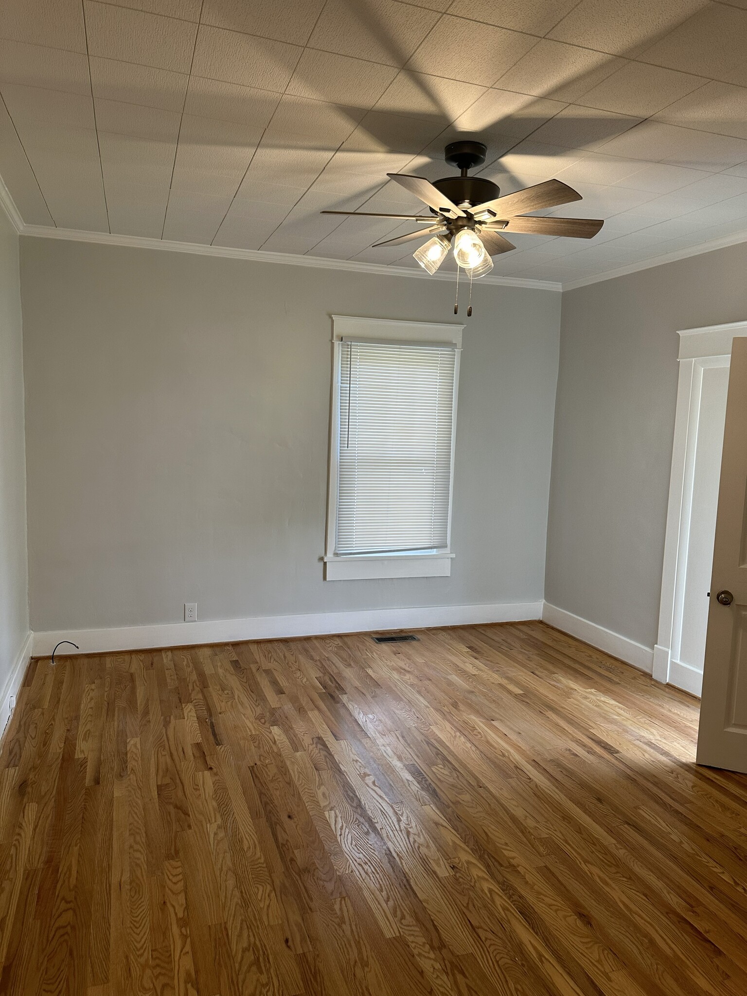 Living Room - 4401 Dakota Ave