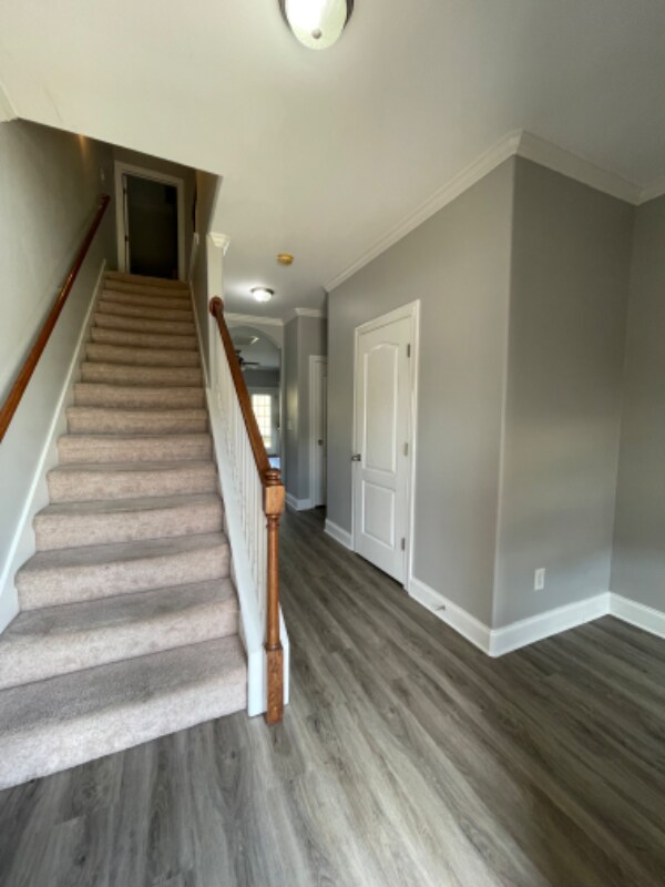 Building Photo - 205 Birdie Ct