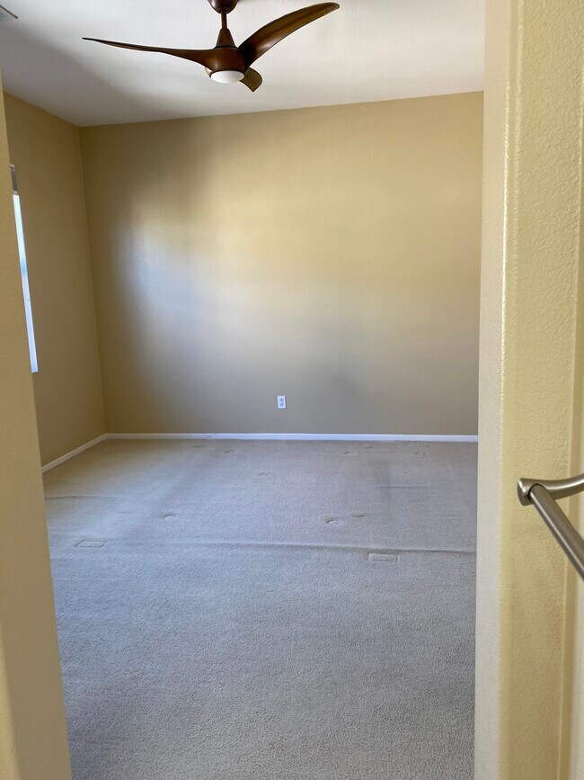 Building Photo - 638 Sumner Way