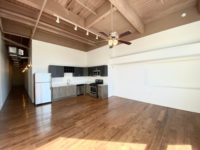 Building Photo - 2212 E Venango St