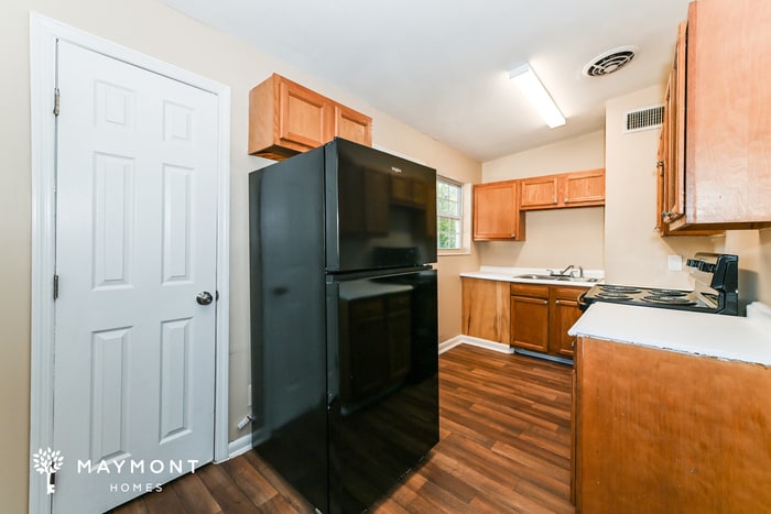 Building Photo - 4932 Tallyho Ave