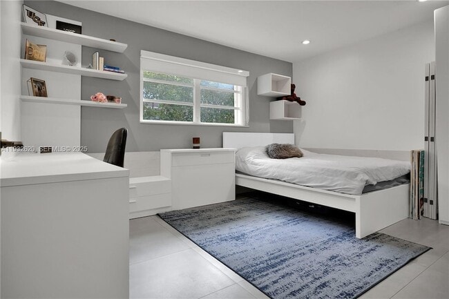 Building Photo - 2101 NE 211th Terrace