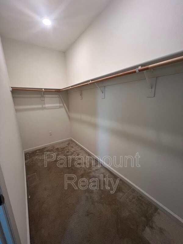 Building Photo - 801 Camden Common