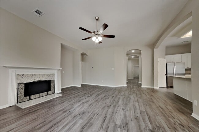 Building Photo - 2606 Spring Chase Dr