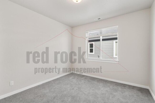 Building Photo - 1329 N Tschirley St
