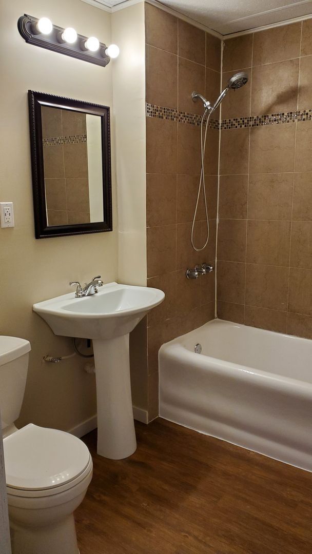 Building Photo - Newly Remodeled Huge 4 Bedroom + Office 3 ...