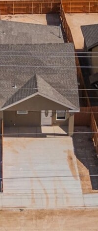 Building Photo - 1014