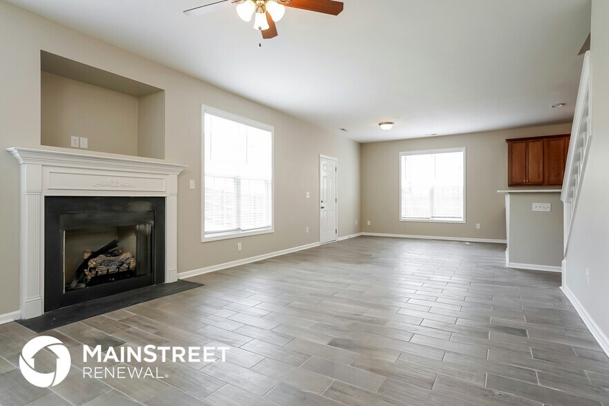 Building Photo - 1505 Golden Bell Dr