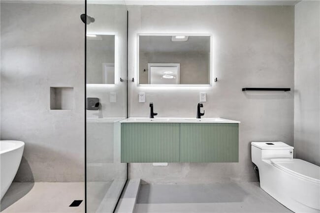 Building Photo - 4037 Penn Ave