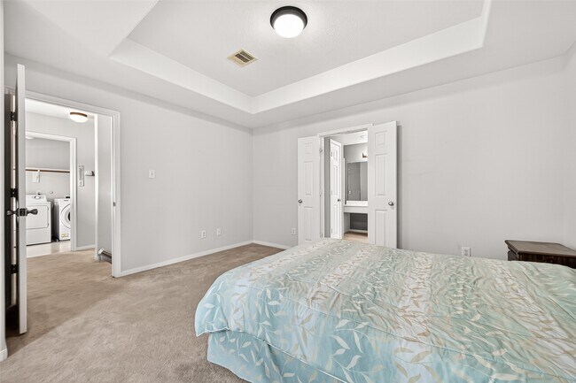 Building Photo - 14744 Branchwest Dr