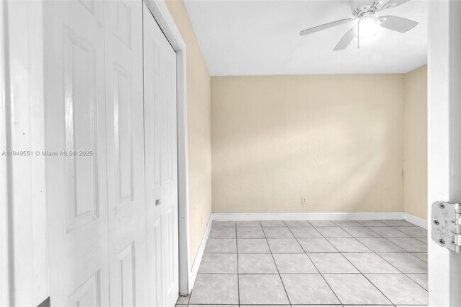 Building Photo - 2751 NW 14th Ct