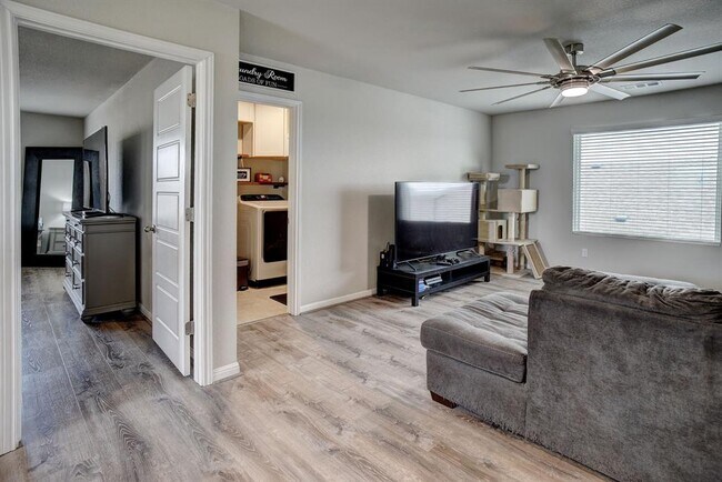 Building Photo - 210 Cold Spg Lp