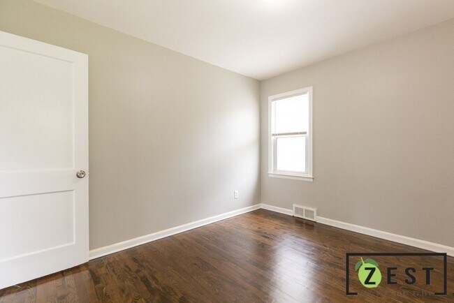 Building Photo - 19366 Woodside St