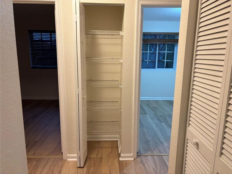 Building Photo - 4632 Danson Way