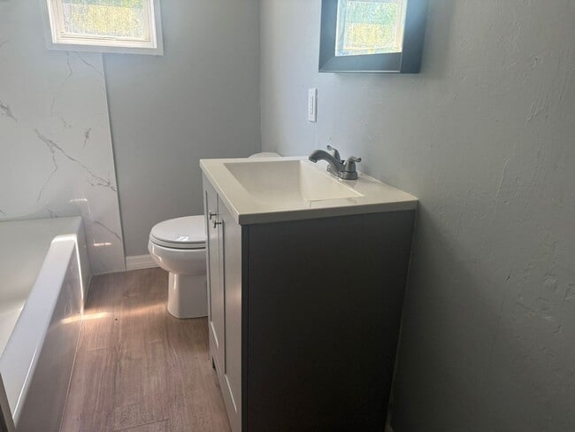 Building Photo - Charming 2/1 in Winter Haven - Move in Ready!