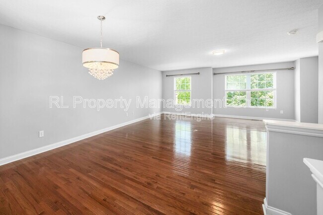 Building Photo - 5964 Woodshire Dr