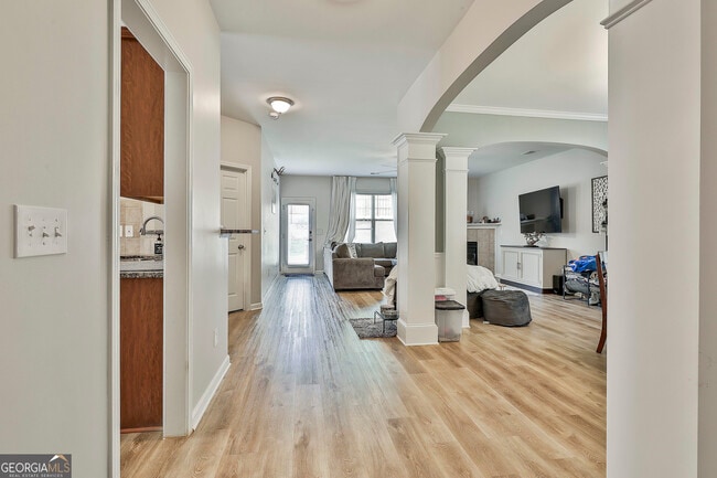 Building Photo - 205 Inverness Ave