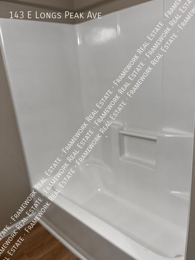 Building Photo - 143 E Longs Peak Ave