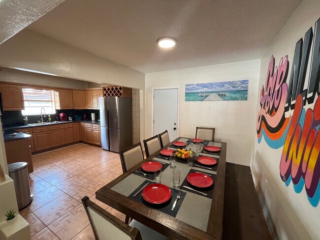 Building Photo - 575 NW 33rd St