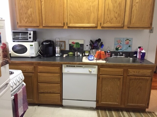 Building Photo - 1595 Beacon St