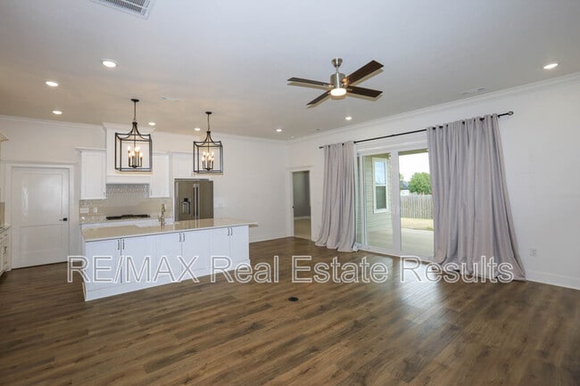 Building Photo - 1809 W Saddlebrook Ln