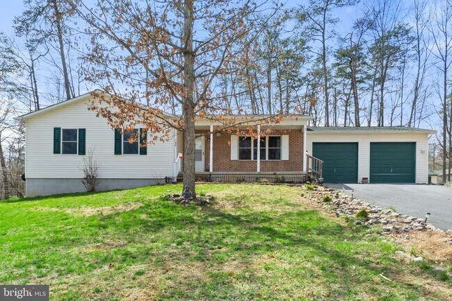 Primary Photo - 100 Woodlands Ln