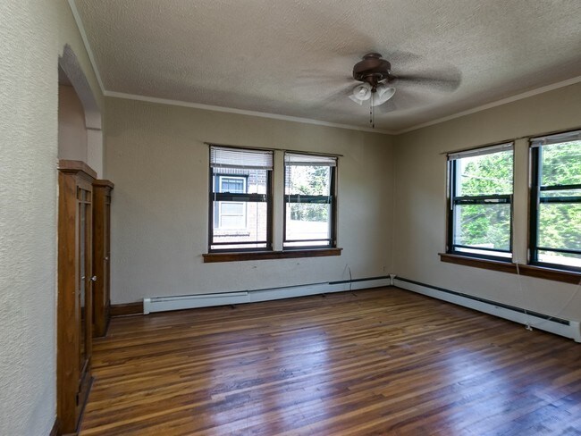 Building Photo - Grand Villas