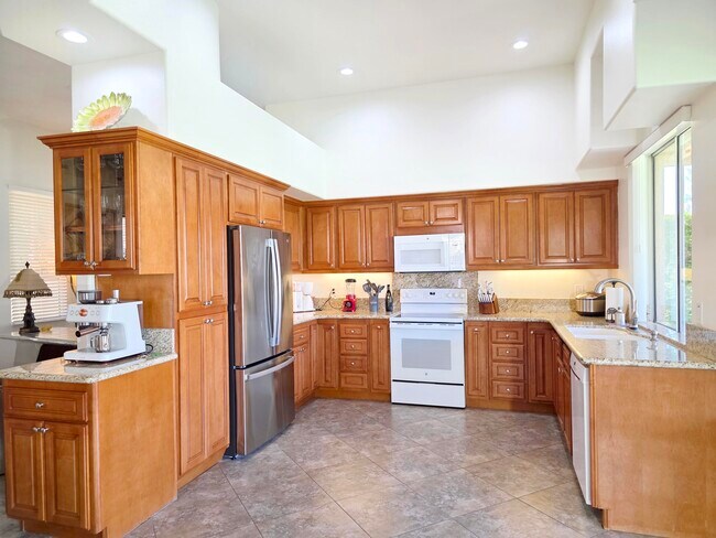 Building Photo - 29899 E Trancas Dr