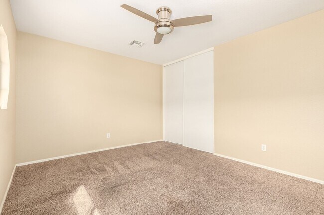 Building Photo - Spacious & Elegant Home with Resort-Style Backyard in Gated Community