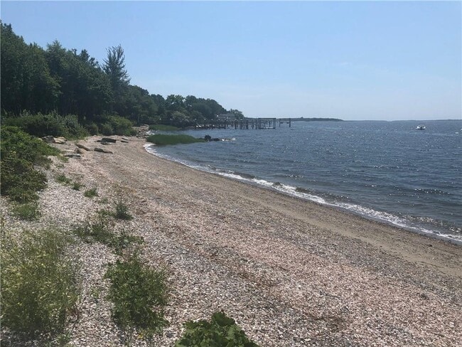 Building Photo - 124 Beach Rd