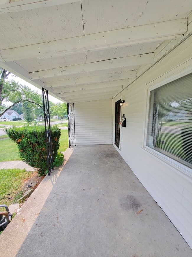 Building Photo - 3 BEDROOM SINGLE FAMILY HOME