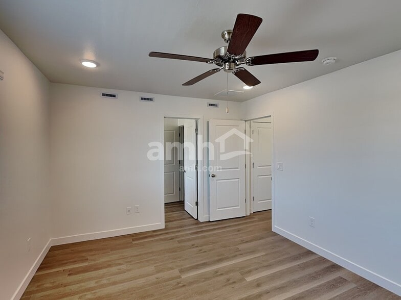 Building Photo - 9754 W Luxton Ln