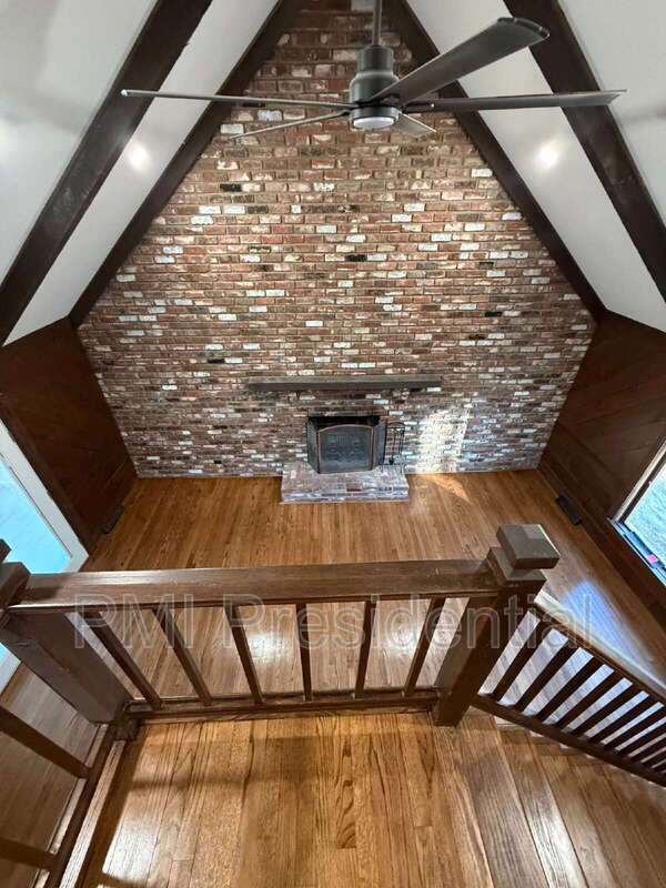 Building Photo - 15900 Beach Rd