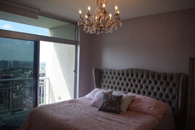 Building Photo - 1400 S Michigan Ave