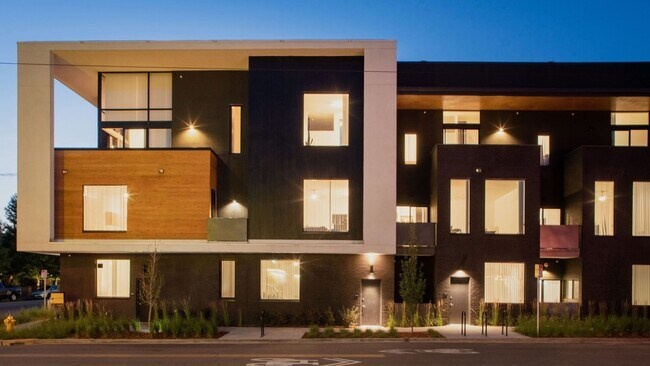 Building Photo - 90 S Logan St