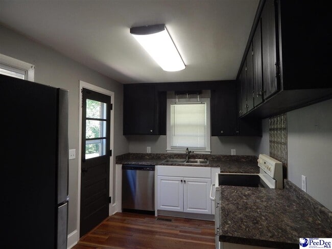 Building Photo - 2333 W McCown Dr