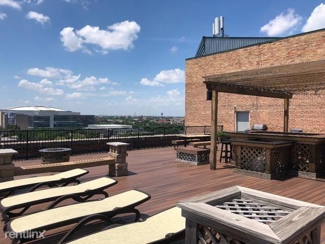 Building Photo - 1645 W Jackson Blvd