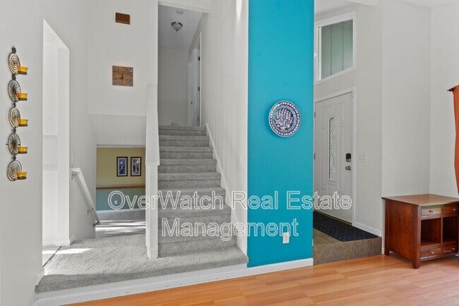 Building Photo - 10400 Lone Tree Dr