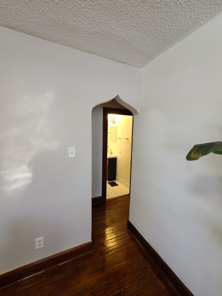 Hall Entry - 417 S Spencer Ave