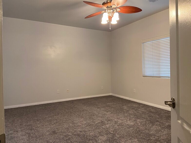 Building Photo - 11100 Vista De Cally Dr